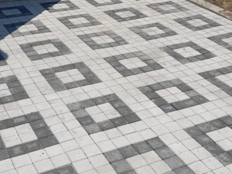 Tekirdağ Süleymanpaşa 20x20 Kare Taş yer döşeme ve peyzaj uygulaması - Varlık İnşaat