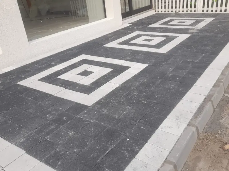 Tekirdağ Süleymanpaşa 20x20 Kare Taş yer döşeme ve peyzaj uygulaması - Varlık İnşaat